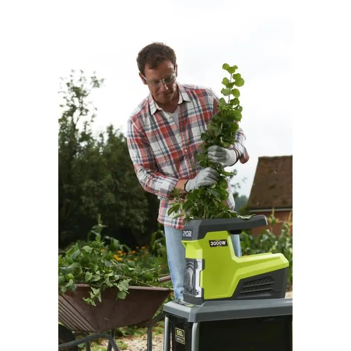 broyeur-de-vegetaux-electrique-ryobi-rsh3045u-30-2.webp