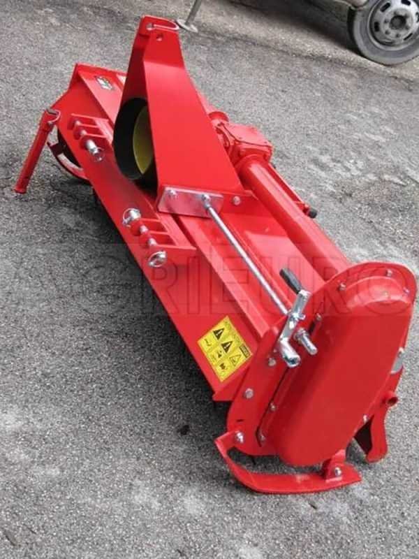 fraise-tracteur-srie-medium-avec-dport-mcanique-agrieuro-ur-168-fraise-rotative-tracteur-agrieuro-ur-168-4328_1_1663941623_IMG_632dbbf724ede.jpg