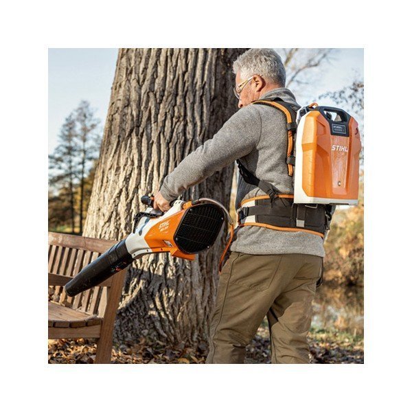 souffleur-a-batterie-bga200-nu-accessoire-portatif-hanches-stihl-3.jpg