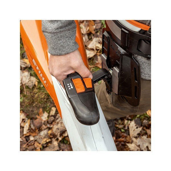 souffleur-a-batterie-bga200-nu-accessoire-portatif-hanches-stihl-7.jpg